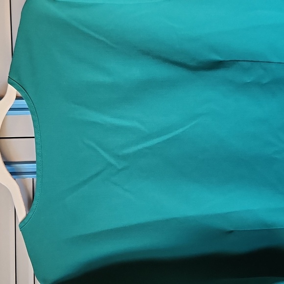 FIGS Green Scrub Top - Picture 9 of 13